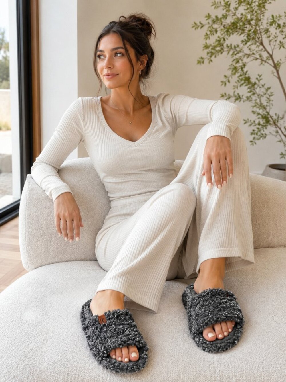 EverFoams Cozy Faux Sherpa Slide Slippers